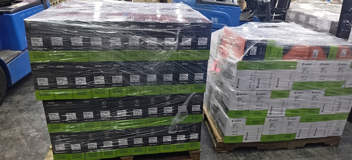 ИИ‑компании массово закупают RTX 5090, а до обычных пользователей доходит малая часть таких видеокарт - 1